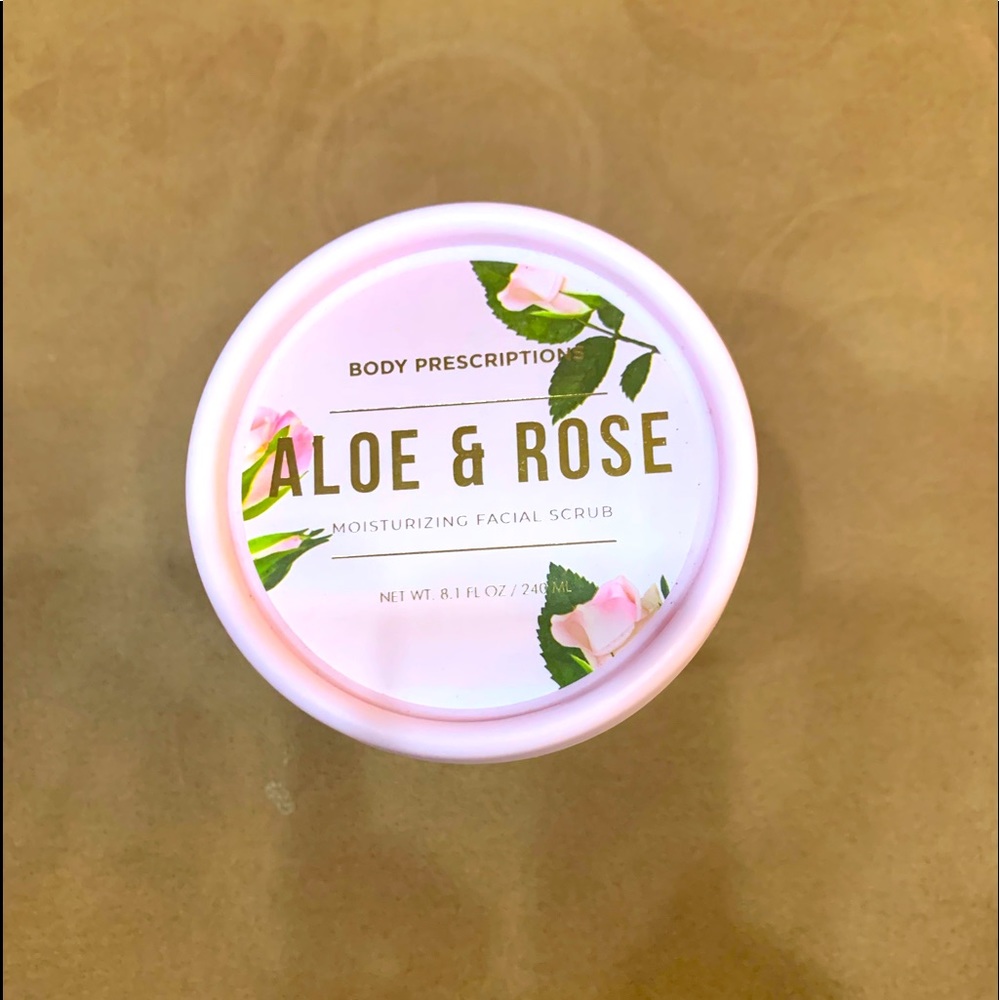 Aloe & Rose Moisturizing Facial scrub